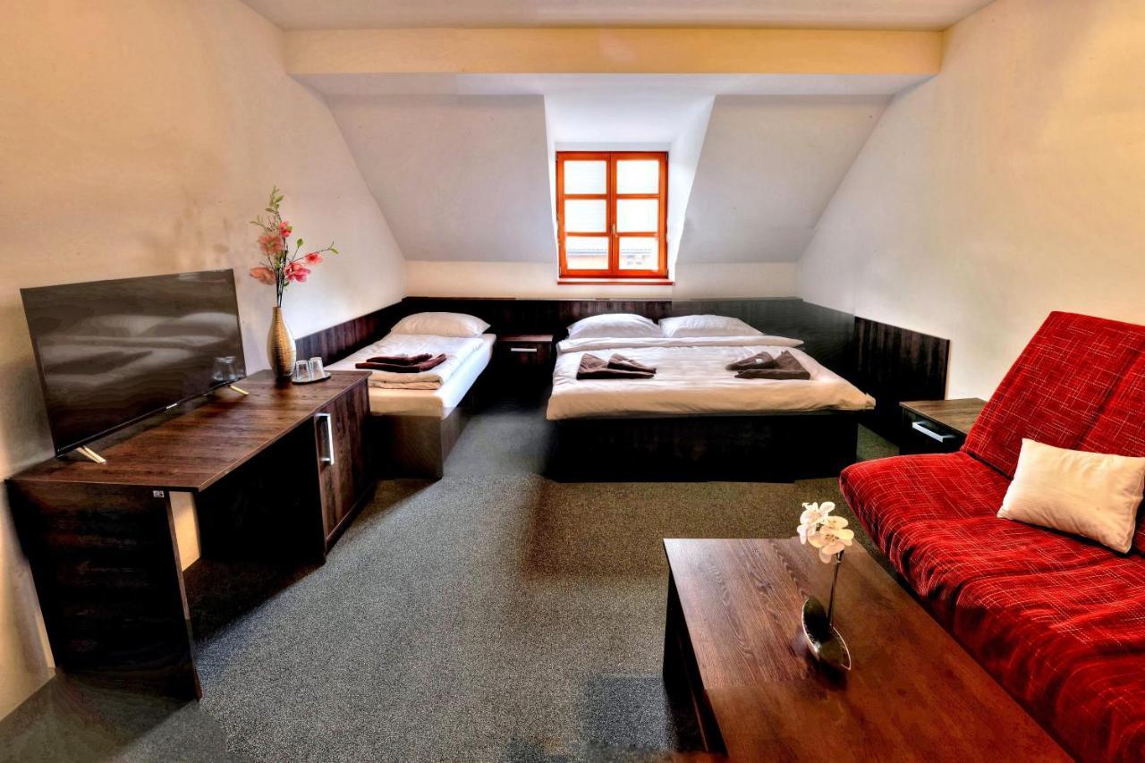 Stirinska Stodola U Prahy Hotel Kamenice Buitenkant foto