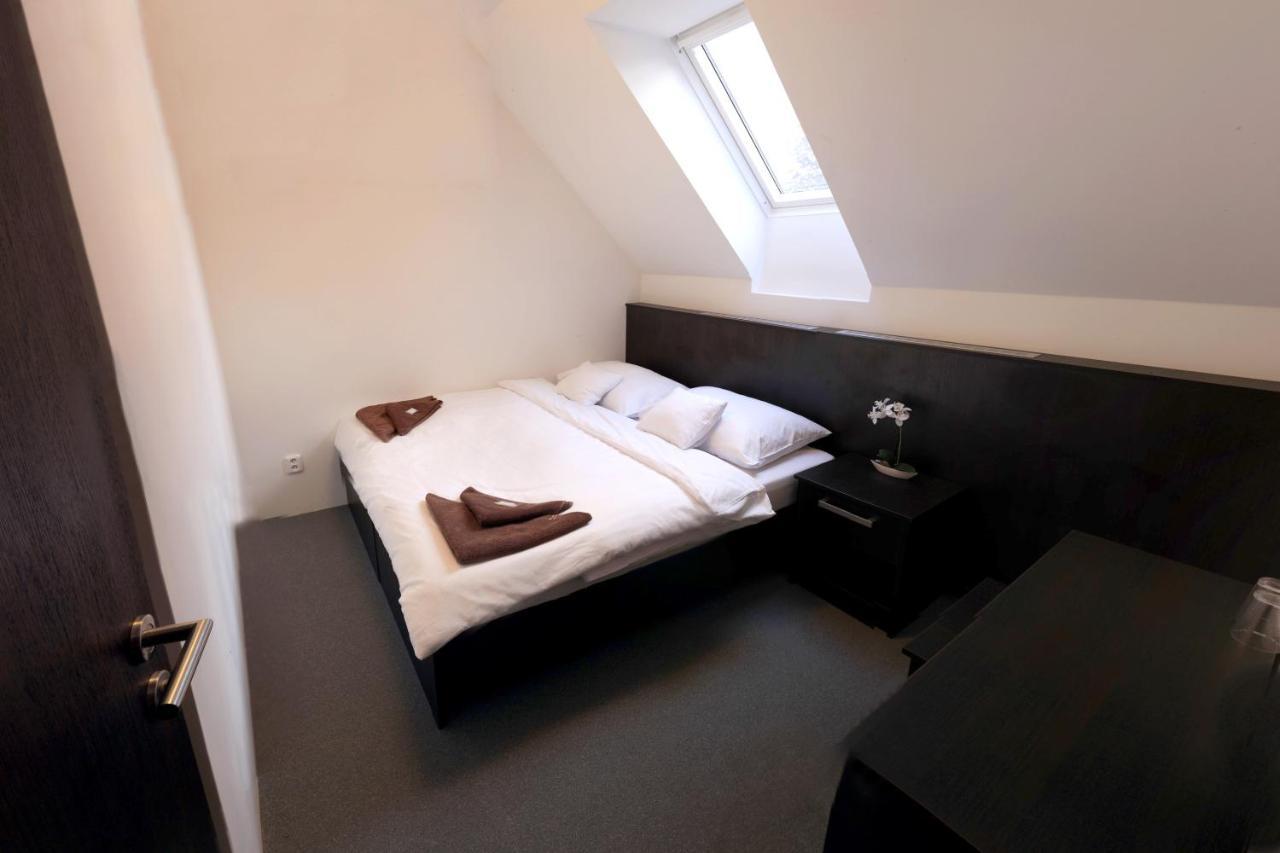 Stirinska Stodola U Prahy Hotel Kamenice Buitenkant foto