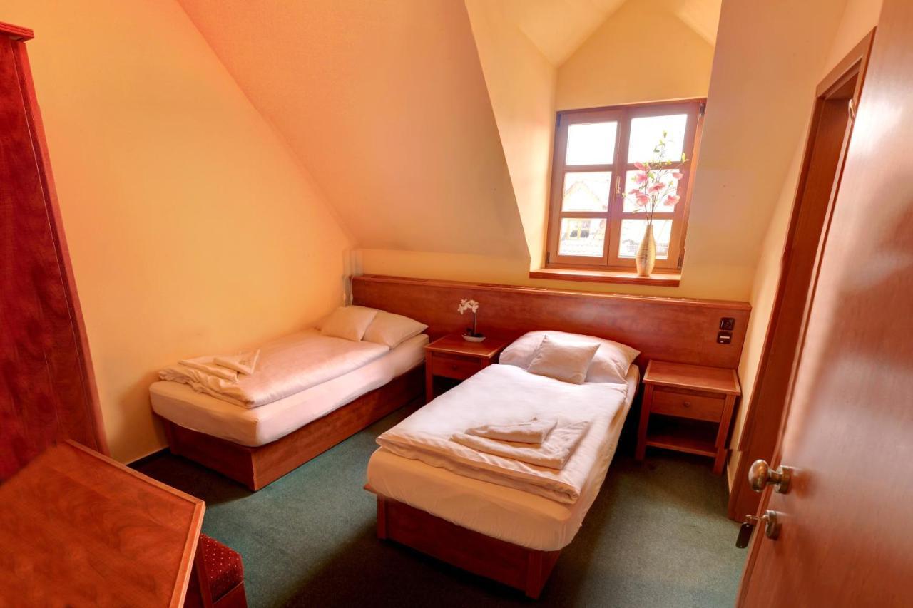 Stirinska Stodola U Prahy Hotel Kamenice Buitenkant foto