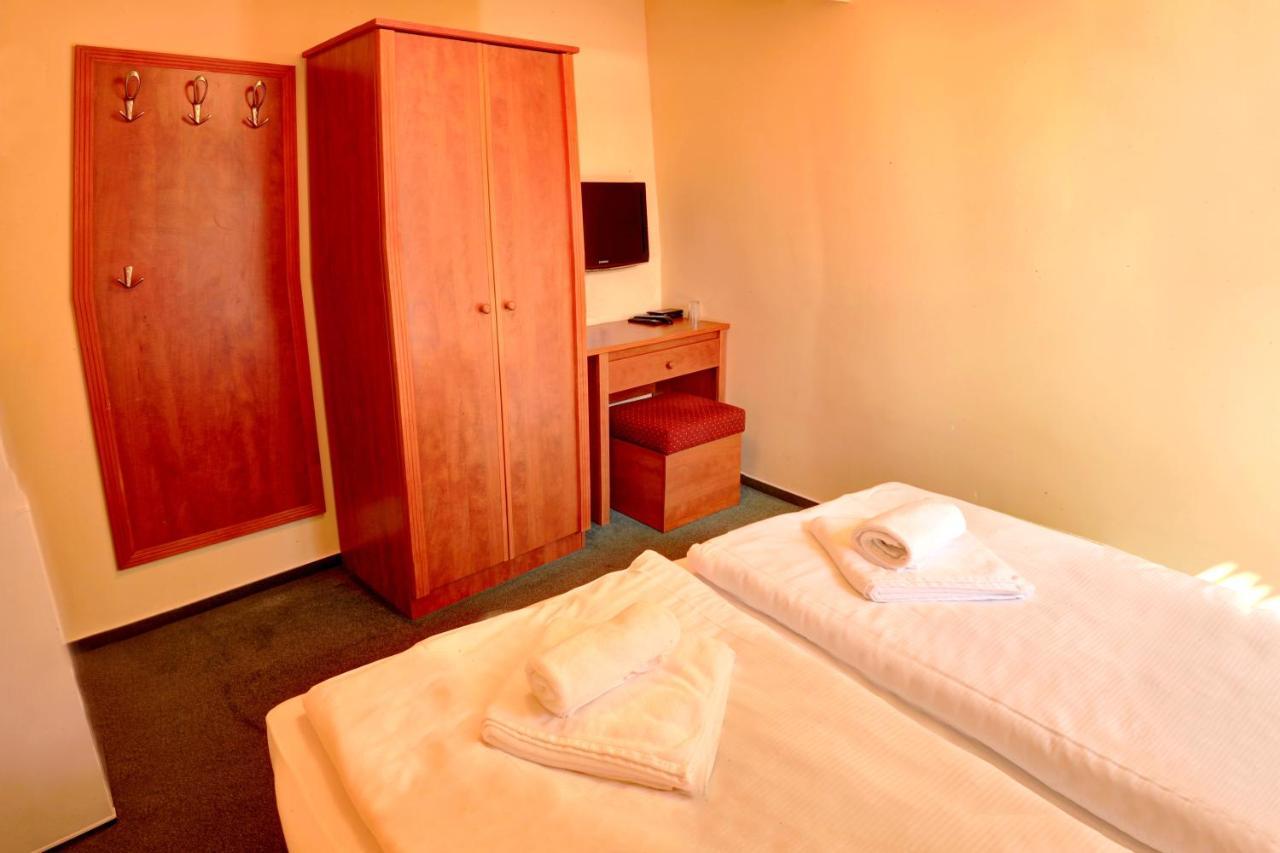 Stirinska Stodola U Prahy Hotel Kamenice Buitenkant foto