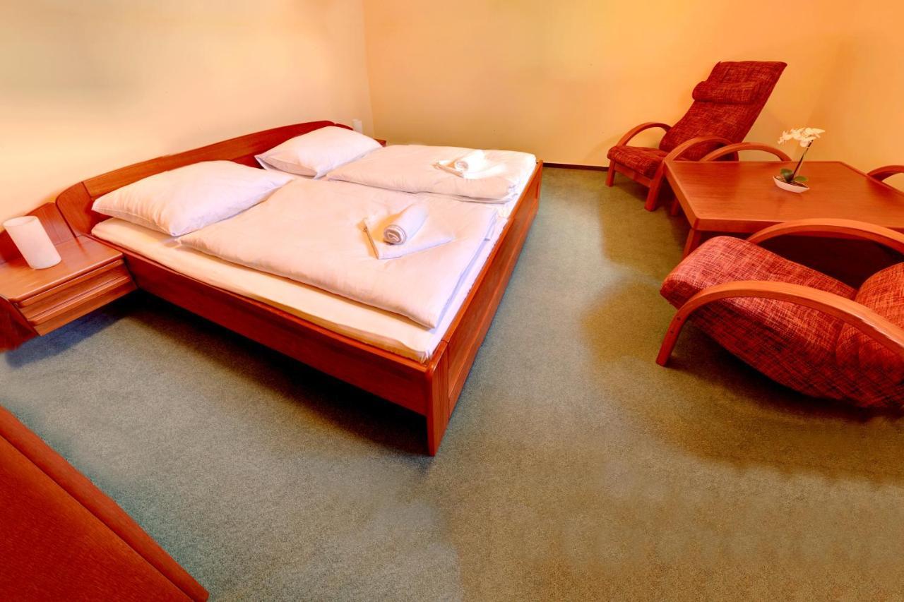 Stirinska Stodola U Prahy Hotel Kamenice Buitenkant foto